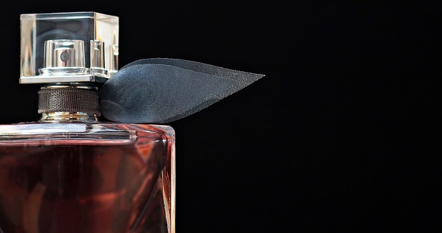 Perfumy - idealny prezent świąteczny